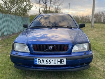 Авто Volvo V40 Kombi 1998 № 8900374