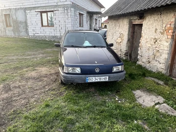 Авто Volkswagen Passat Sedan 1992 № 8900608