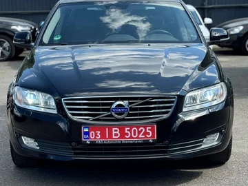 Авто Volvo V70 2015 № 8900872