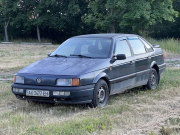 Авто Volkswagen Passat Sedan 1989 № 8901080