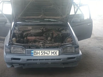 Авто Mazda 323 1987 № 8901138