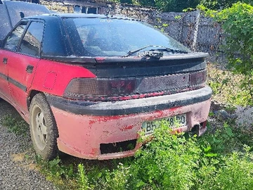 Авто Mazda 323 1990 № 8901585