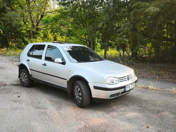 Авто Volkswagen Golf 2001 № 8903012