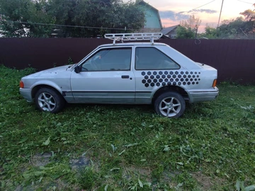 Авто Ford Escort 1988 № 8903105