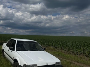 Авто Honda Accord 1988 № 8903430