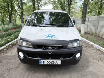 Авто Hyundai H200 1998 № 8904208