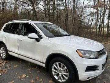 Авто Volkswagen Touareg 2014 № 8904329