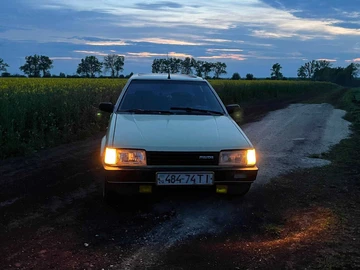 Авто Mazda 323 1986 № 8904629