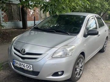 Авто Toyota Yaris 2006 № 8905031