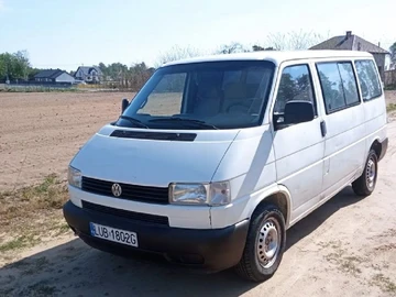 Авто Volkswagen Transporter 2000 № 8905790