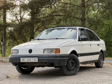 Авто Volkswagen Passat Sedan 1990 № 8906395