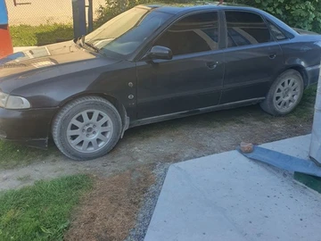 Авто Audi A4 1995 № 8906816
