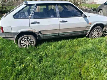 Авто ВАЗ 2109 1998 № 8907242