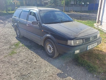 Авто Volkswagen Passat Variant 1992 № 8907328