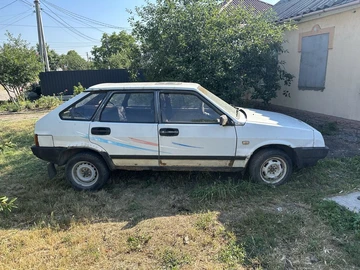 Авто ВАЗ 2109 1992 № 8907517