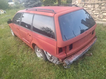 Авто Volkswagen Passat Hatchback 1994 № 8907563