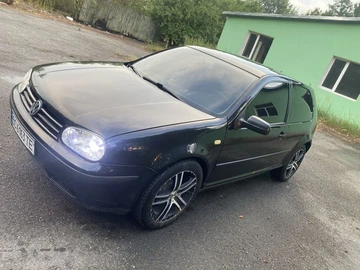 Авто Volkswagen Golf 1999 № 8907731