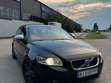 Авто Volvo V50 2010 № 8907732