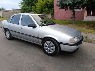 Авто Opel Vectra 1989 № 8907782