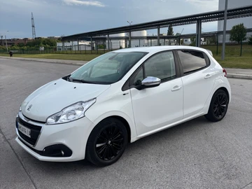 Авто Peugeot 208 2016 № 8907998