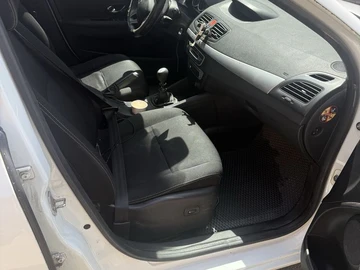 Авто Renault Megane 2015 № 8908090