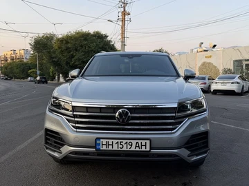 Авто Volkswagen Touareg 2025 № 8908412