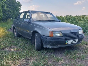 Авто Opel Kadett 1988 № 8908537