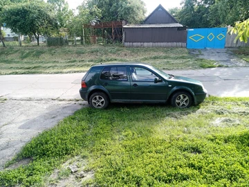 Авто Volkswagen Golf 2000 № 8908807