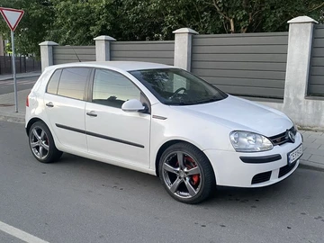 Авто Volkswagen Golf 2005 № 8908940