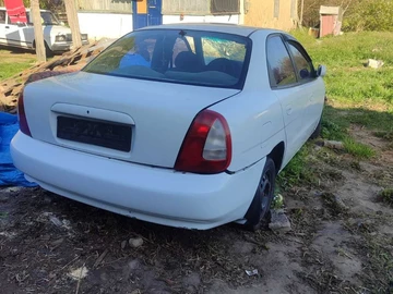 Авто Daewoo Nubira 1998 № 8909006