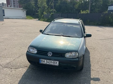 Авто Volkswagen Golf 2000 № 8909116