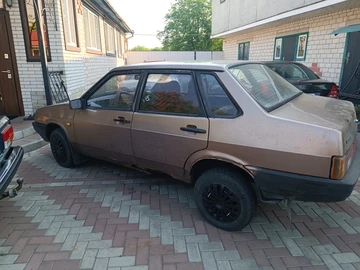 Авто ВАЗ 21099 1994 № 8909134