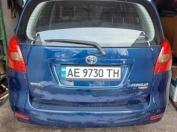 Авто Toyota Corolla Verso 2003 № 8909407