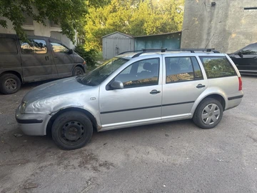 Авто Volkswagen Golf 2001 № 8909637