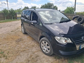 Авто Volkswagen Touran 2008 № 8910255