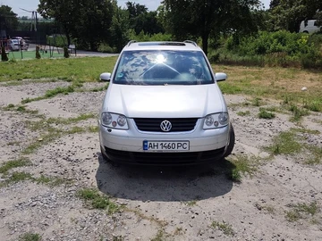 Авто Volkswagen Touran 2003 № 8910381