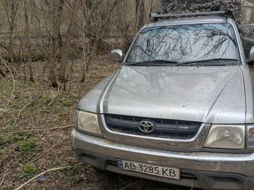 Авто Toyota Hilux Pick Up 2002 № 8910394