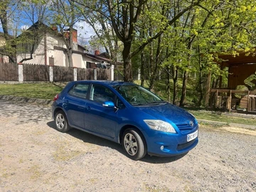 Авто Toyota Auris 2010 № 8910916