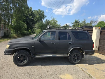 Авто Jeep Cherokee 2000 № 8911064