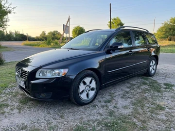 Авто Volvo V50 2010 № 8911102