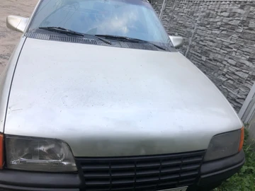 Авто Opel Kadett 1988 № 8911105