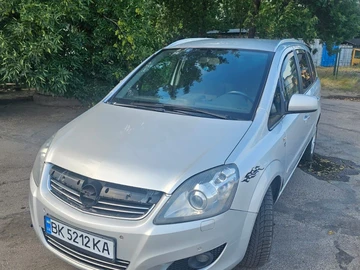 Авто Opel Zafira 2010 № 8911188
