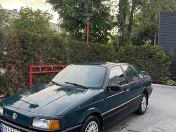 Авто Volkswagen Passat Sedan 1990 № 8911226
