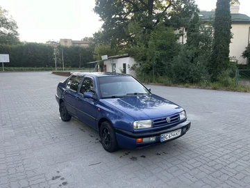 Авто Volkswagen Vento 1992 № 8912225