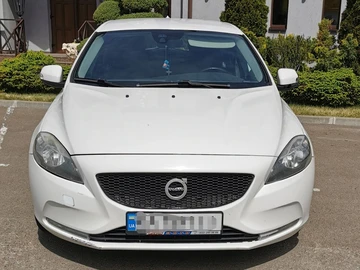 Авто Volvo V40 Kombi 2014 № 8912315