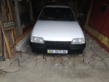 Авто Opel Kadett 1988 № 8912326