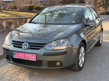 Авто Volkswagen Golf 2004 № 8912623