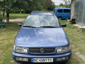 Авто Volkswagen Passat Variant 1994 № 8913670