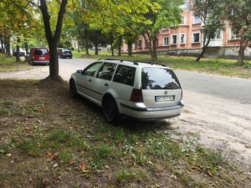Авто Volkswagen Golf 2001 № 8913743
