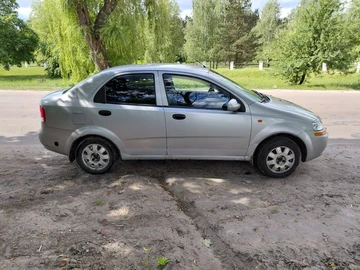 Авто Chevrolet Aveo 2004 № 8914523